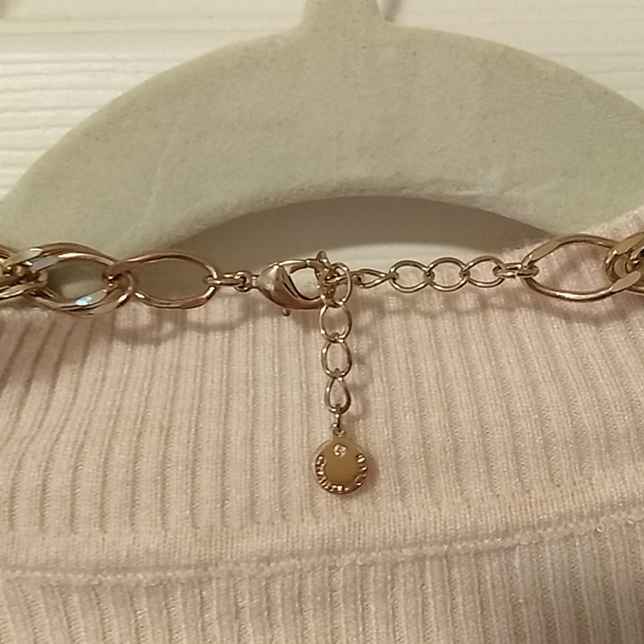 🆕ABSOLUTELY STUNNING GOLD NECKLACE & EARRINGS🆕 - Picture 4 of 9